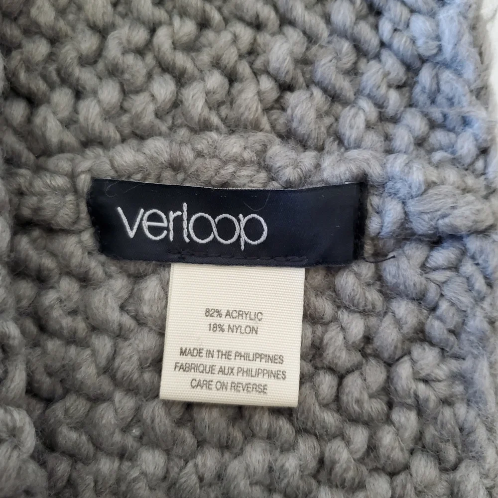 Verloop Knit Hat and Neck Scarf Set Gray and Metallic Slouchy Skull Cap Cowl